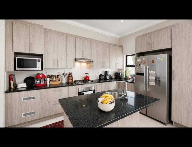 3 BEDROOM PROPERTY TO RENT IN MIDSTREAM RIDGE